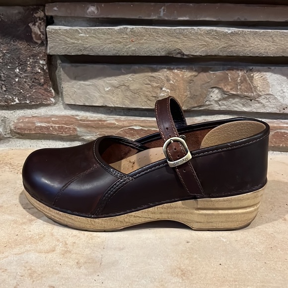 Dansko Mary Jane Clog Dark Brown Leather - Picture 4 of 10
